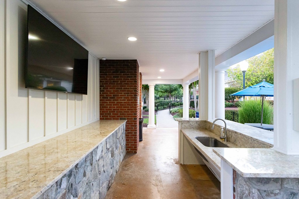 Outdoor Kitchen at Abberly Green Apartment Homes, Mooresville, NC, 28117