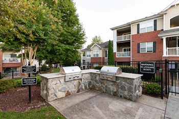 Community Grilling Station at Abberly Green Apartment Homes, North Carolina, 28117 - Photo Gallery 41