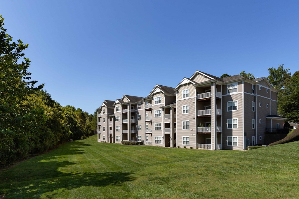 Building Exterior at Abberly Green Apartment Homes, Mooresville, NC, 28117