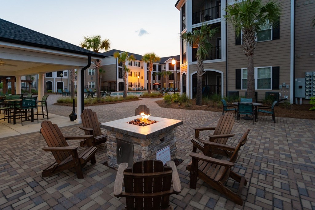 Outdoor Grilling and Entertainment Area at Abberly Crossing Apartment Homes by HHHunt, Ladson, SC, 29456