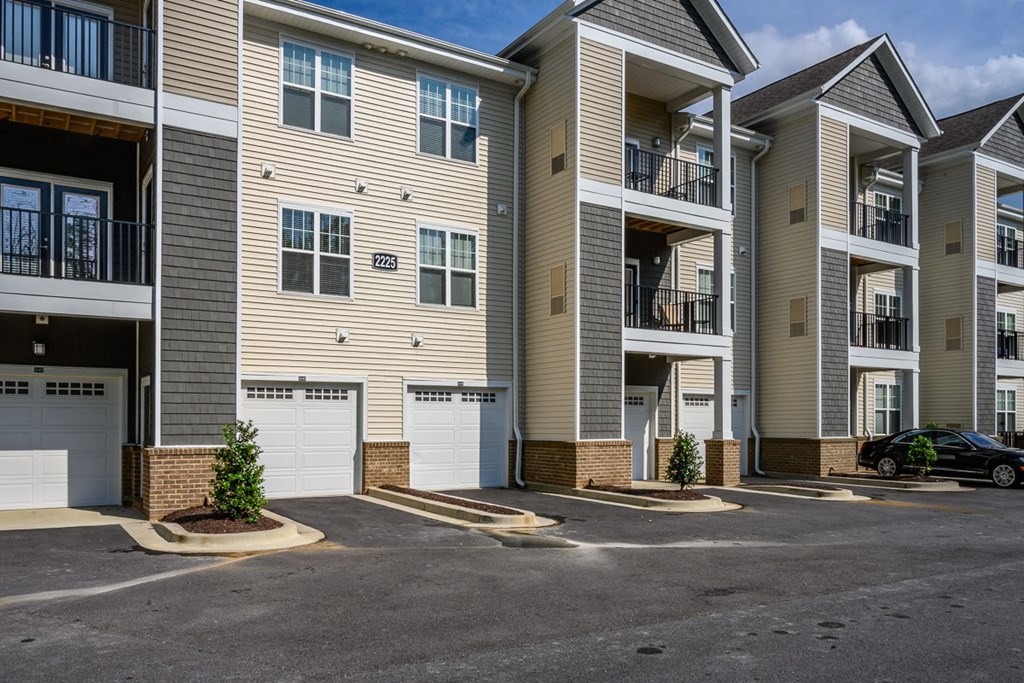 Front Exterior at Abberly Square Apartment Homes, Maryland