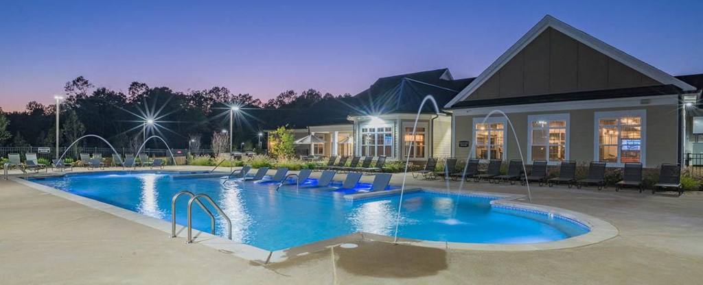 Swimming Pool And Sundeck at Abberly Waterstone Apartment Homes by HHHunt, Stafford, 22554