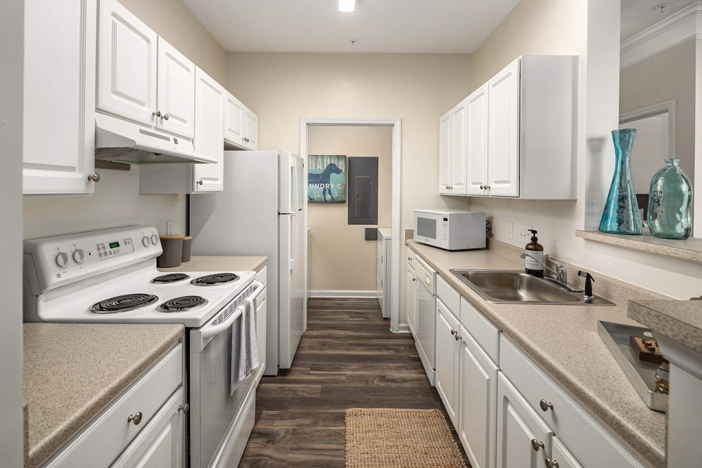 Signature HHHunt Kitchens with Preferred GE Appliances at Abberly Woods Apartment Homes, Charlotte, North Carolina 28216