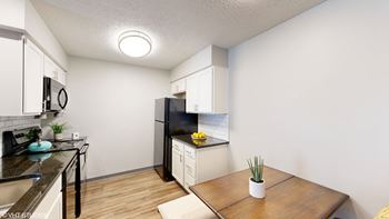 the preserve at ballantyne commons apartment kitchen and dining room