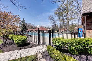 Gated Community at Silvertree, Ohio - Photo Gallery 4