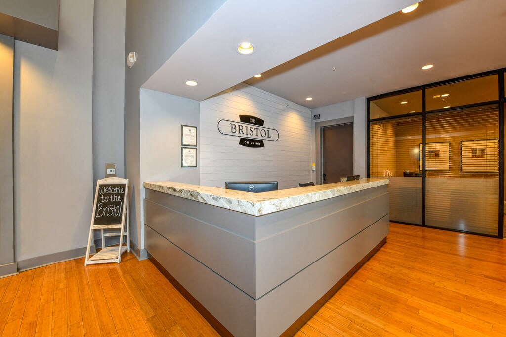 the lobby or reception area at bristol hotel