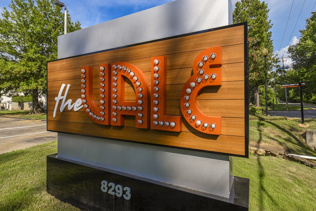 Main sign at The Vale, Cordova , 38018