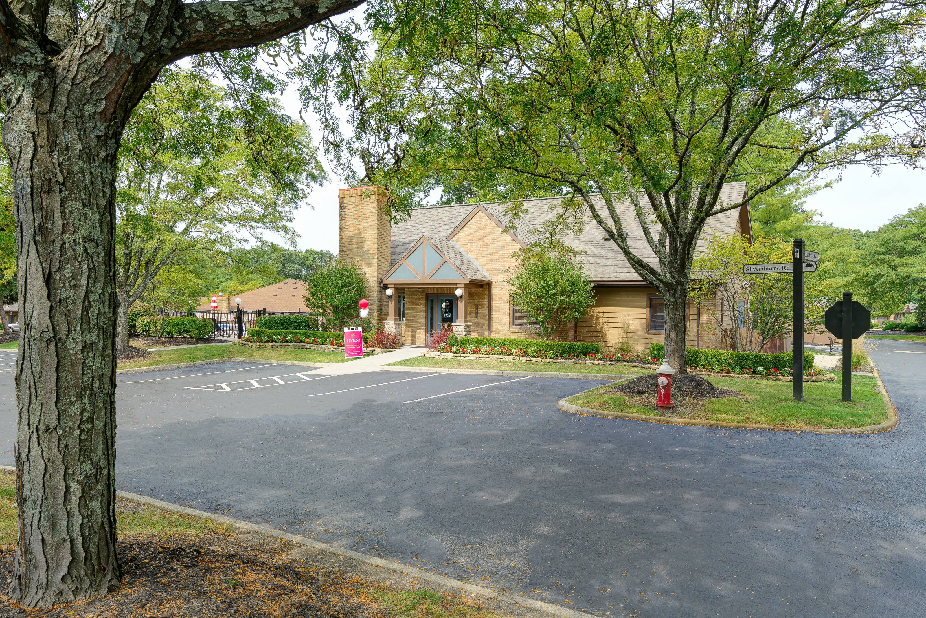 Exterior Landscape at Silvertree, Westerville, OH, 43081