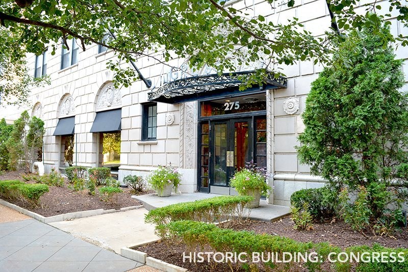 Building Entrance at 275 on the Park, Missouri, 63108
