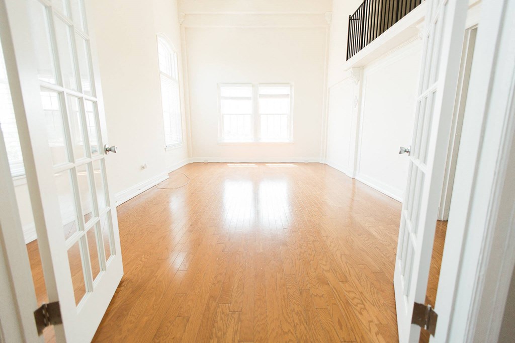 dual living at The Embassy, St. Louis, 63108