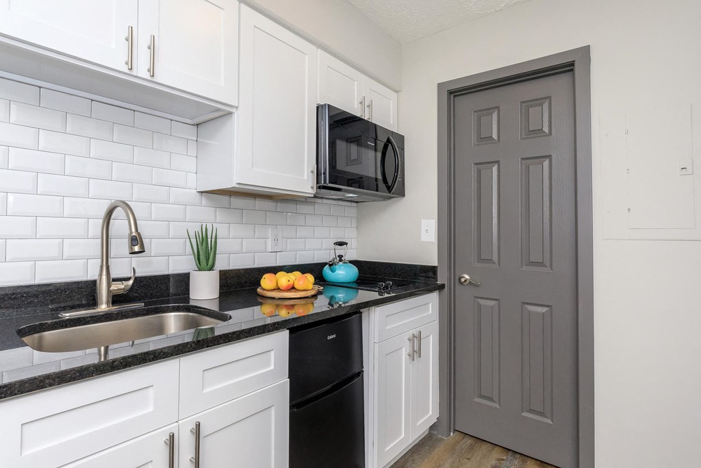 Kitchen Area at Polaris Apartments in Columbus, Ohio 43235