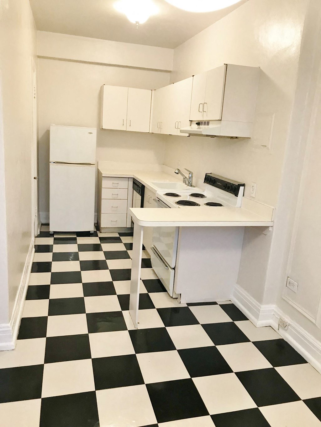 Spacious Kitchen at The Embassy, St. Louis, 63108