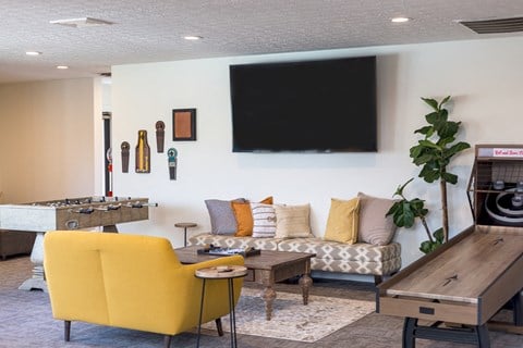 Clubroom With TV at Island Club, Columbus, OH