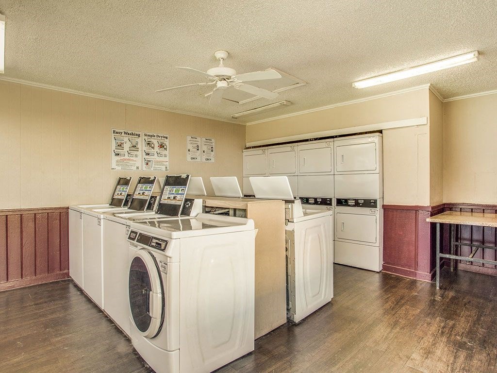 Laundry Center at Newport Apartments, Irving