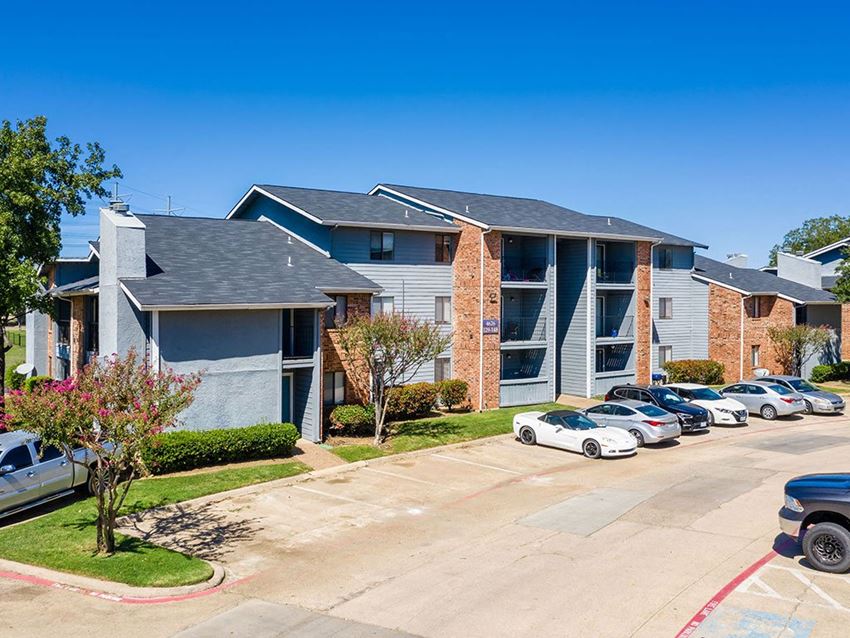 Water Ridge Apartments, 4600 W. Pioneer Dr., Irving, TX RentCafe