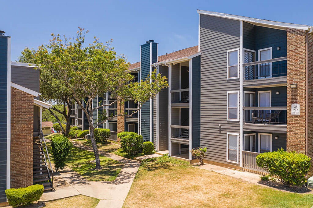 our apartments showcase a beautiful courtyard  at Sunset Canyon, San Antonio, Texas