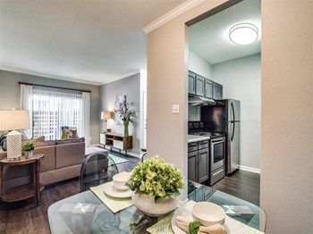 Living Room Come Dining Area Living Room Come Dining Area at The Quinn at Westchase, Houston, TX, 77077 - Photo Gallery 5