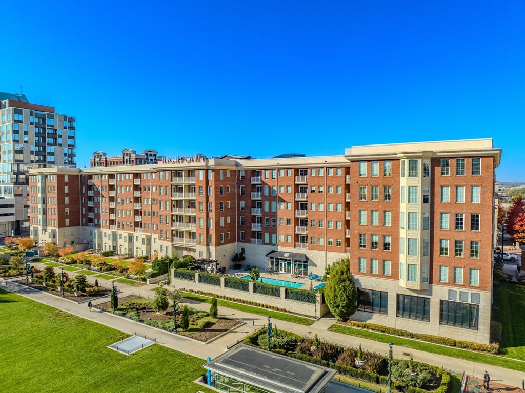 Highpoint on Columbus Commons Luxury Apartments on High Street
