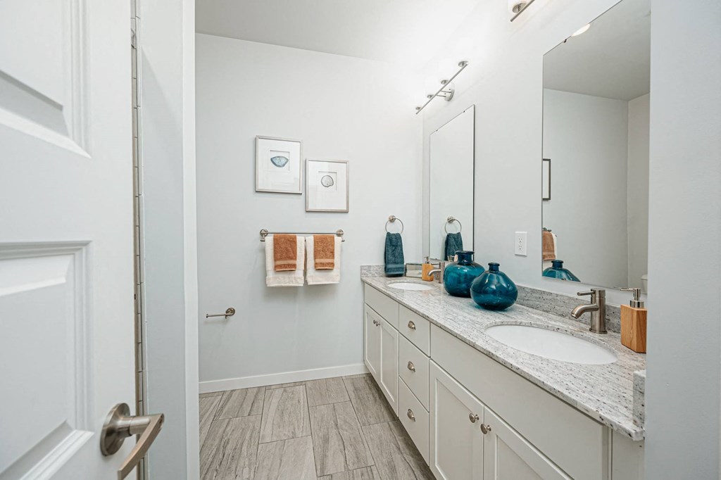 Bathroom at The Pointe at Polaris Apartments