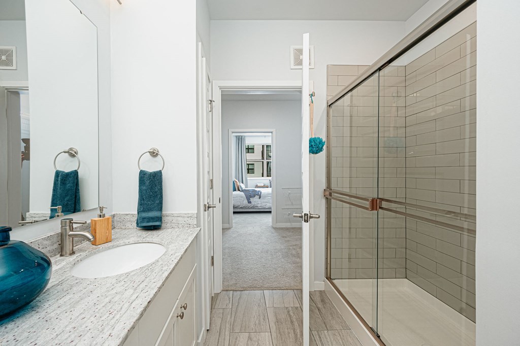 Bathroom at The Pointe at Polaris Apartments