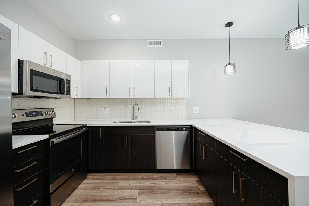 kitchen at 43 at new albany apartments