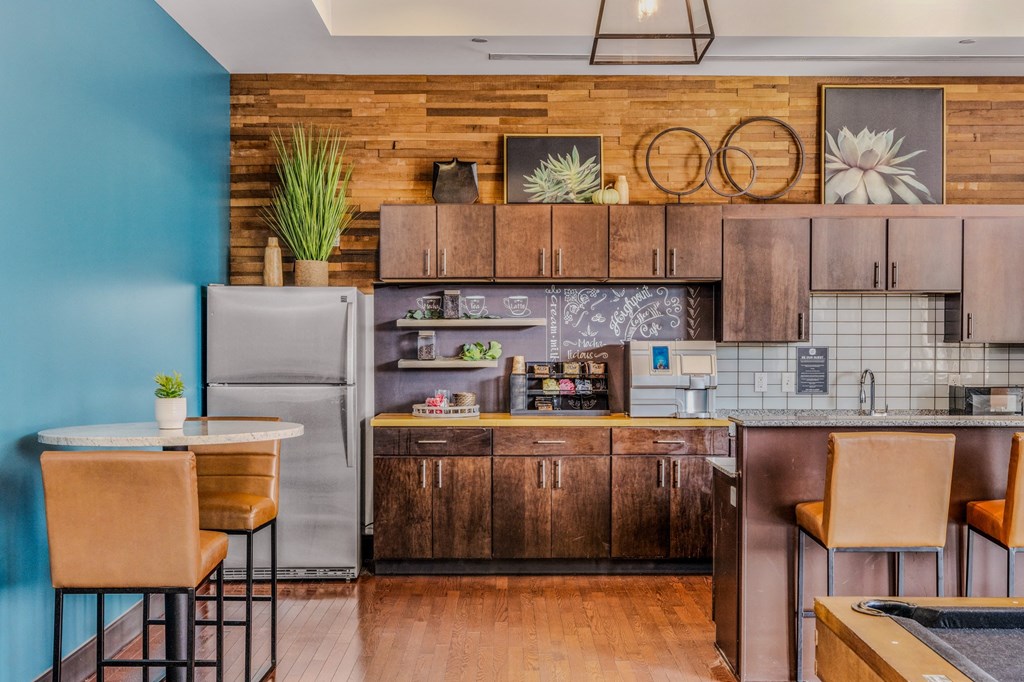 Clubhouse at Highpoint on Columbus Commons Apartments