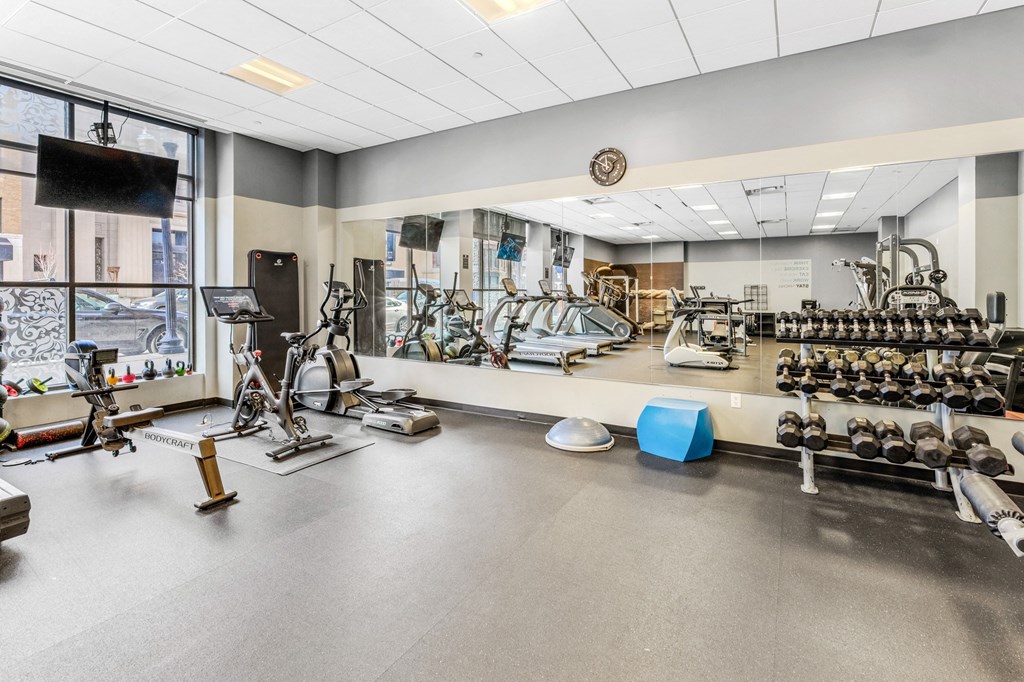 Fitness Center Gym at Highpoint on Columbus Commons Apartments