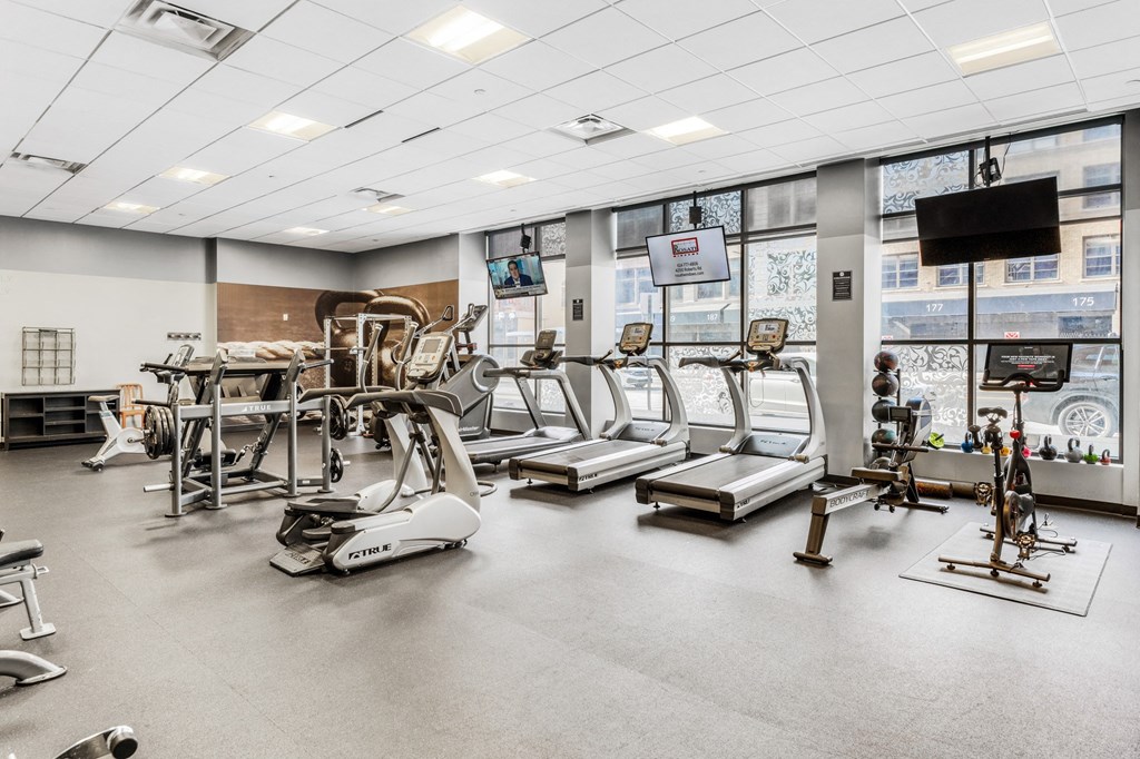 Fitness Center Gym at Highpoint on Columbus Commons Apartments