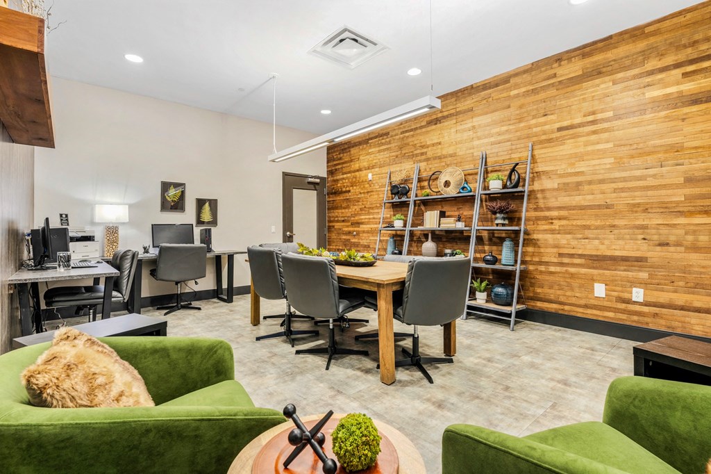 Business Center at Highpoint on Columbus Commons Apartments