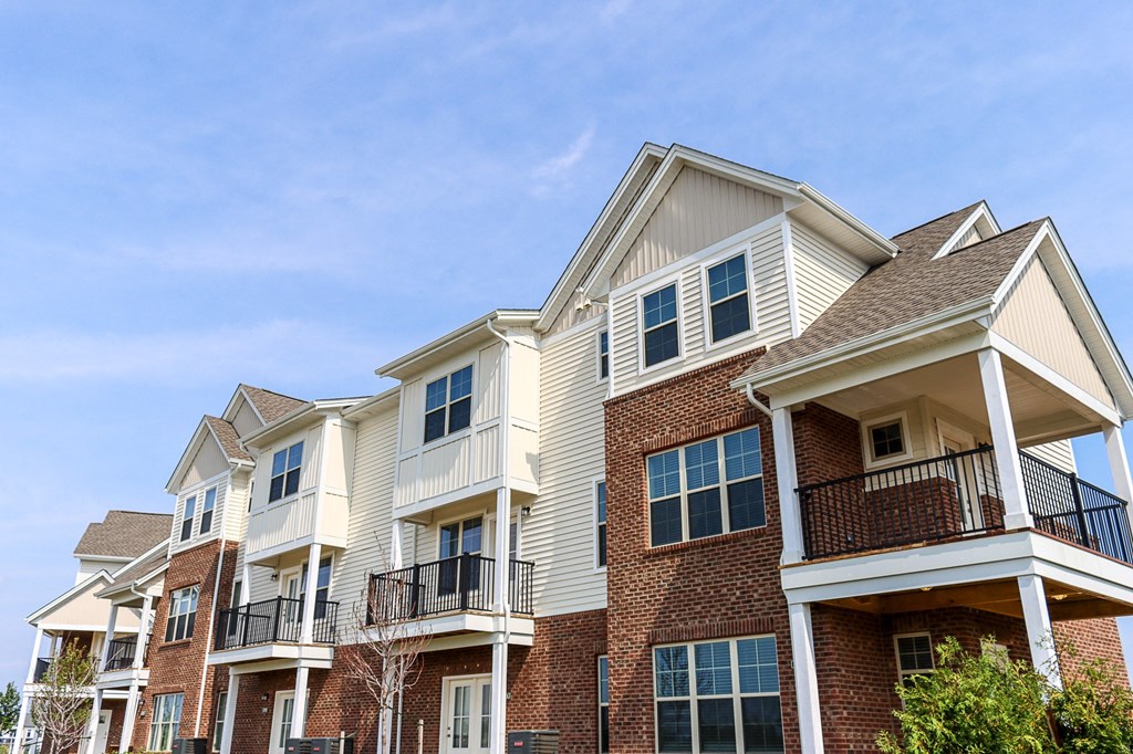Exterior of The Strand at Beulah Luxury 2 bedroom Townhomes for rent in Grove City Ohio