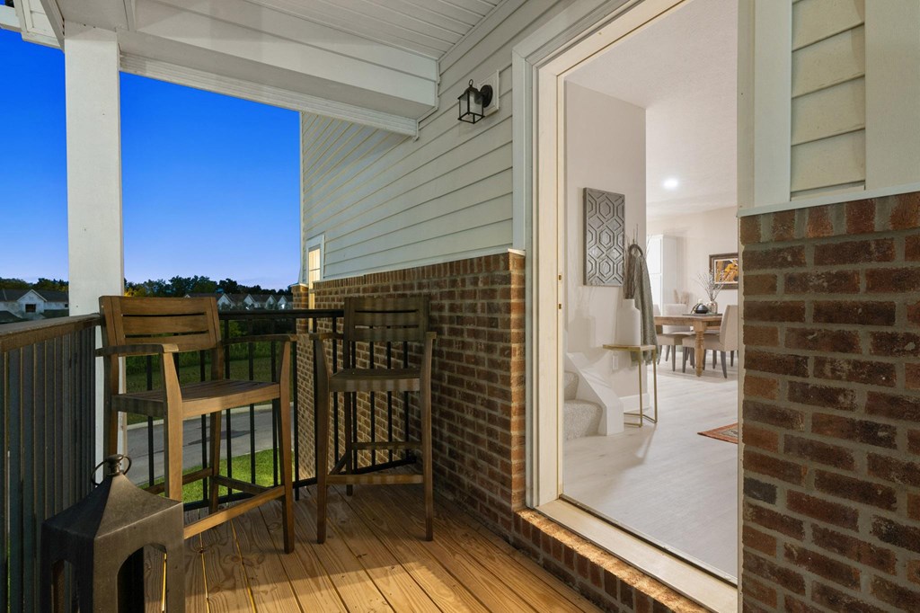 Balcony at The Strand at Beulah Luxury 2 bedroom Apartments for rent in Grove City Ohio