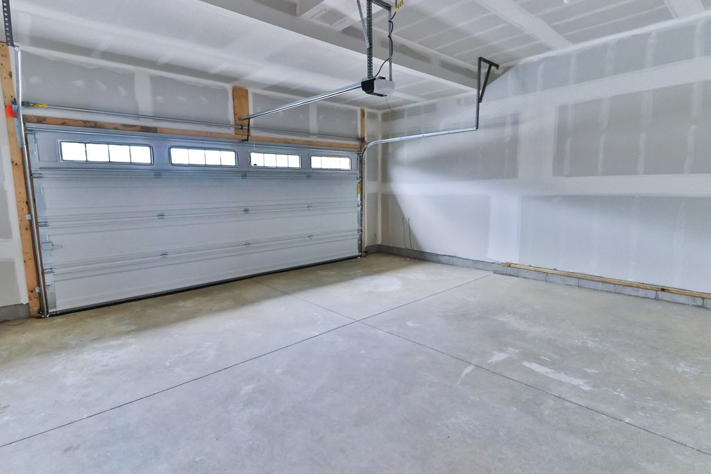 Attached garage at Olentangy Reserve Apartments in Olentangy School District in Lewis Center