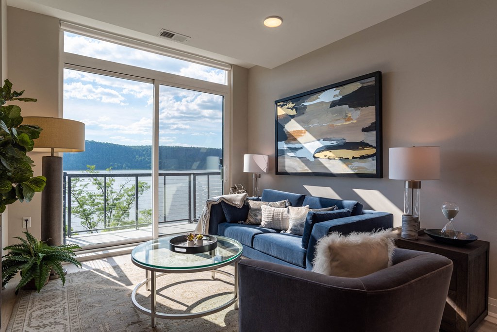 Stratus Apartment Terrace overlooking Hudson River