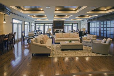 Harbors Club Lounge