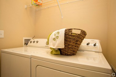 357 Auburn Pointe Drive, SE 1-3 Beds Apartment for Rent - Photo Gallery 5