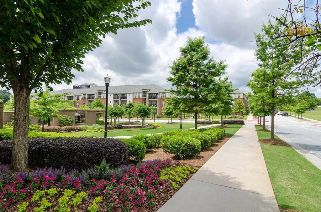Beautiful landscaping at Capitol Gateway in Atlanta, Georgia