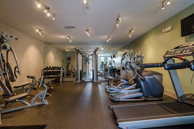 Air conditioned, resident fitness center with state of the art equipment at Capitol Gateway in Atlanta, Georgia - Photo Gallery 4
