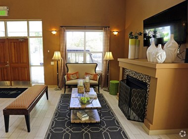 2855 Arapahoe Street 1-3 Beds Apartment for Rent - Photo Gallery 5