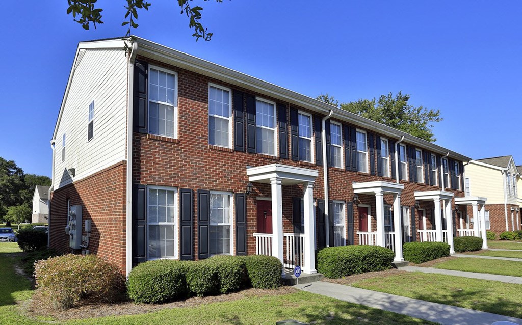Spacious 2 and 3 bedroom townhomes at Ashley Midtown in savannah, Georgia