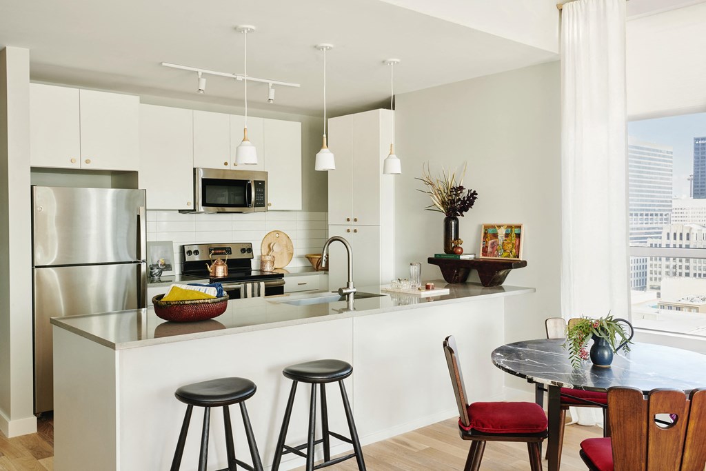 Odeon South Market Downtown New Orleans Luxury High-rise Apartment