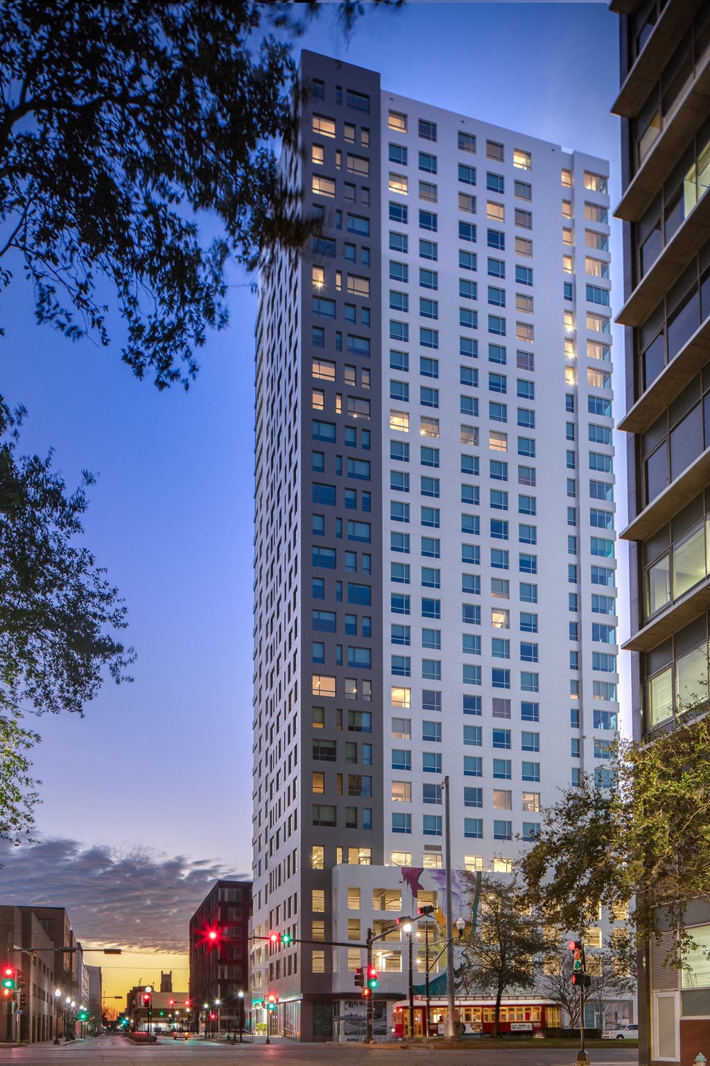 Downtown New Orleans Luxury High-rise Apartment
