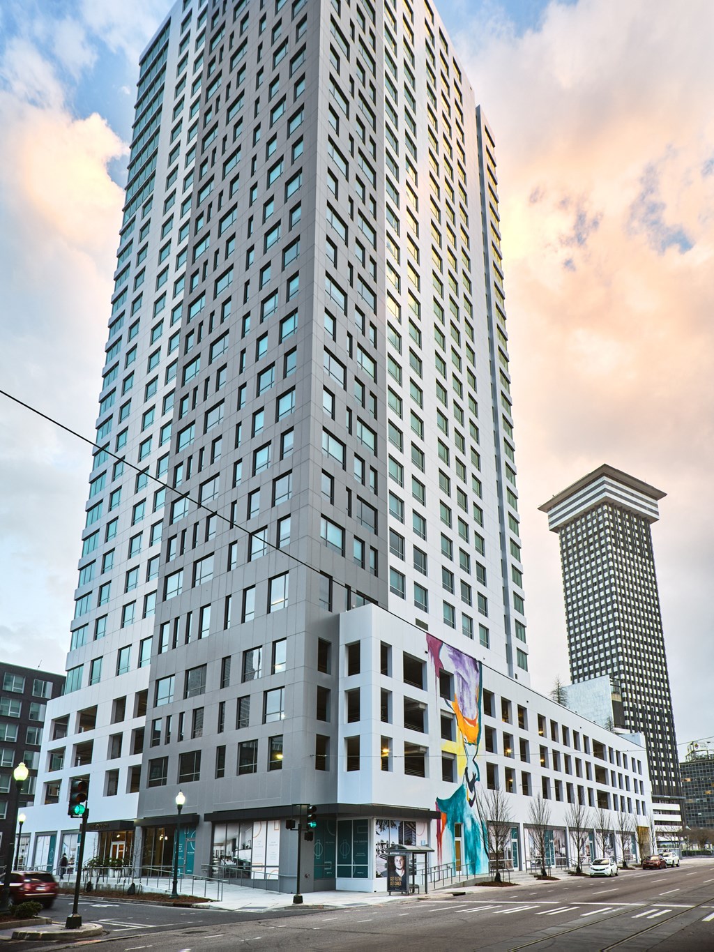 Downtown New Orleans Luxury High-rise Apartment