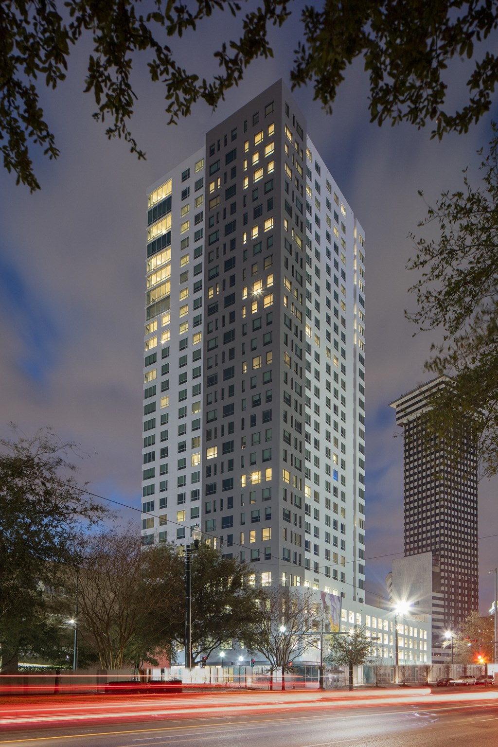Downtown New Orleans Luxury High-rise Apartment