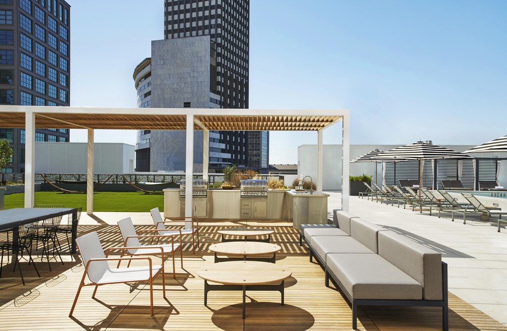 Odeon South Market Downtown New Orleans Luxury High-rise Apartment