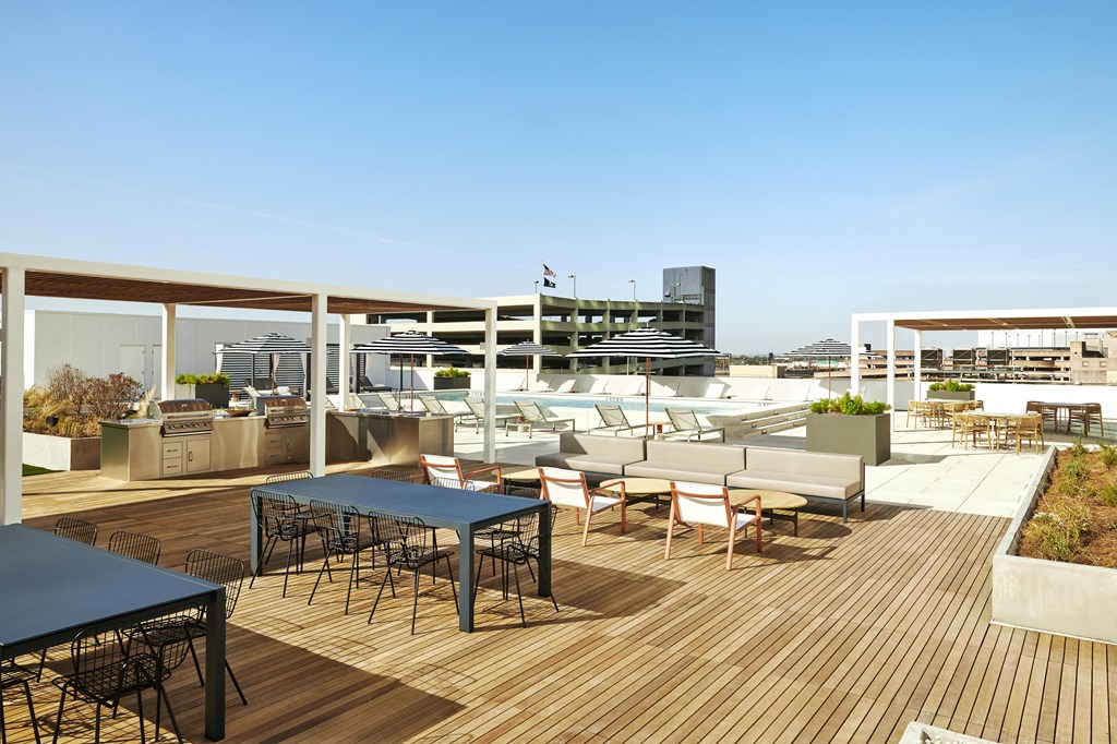 Odeon South Market Downtown New Orleans Luxury High-rise Apartment