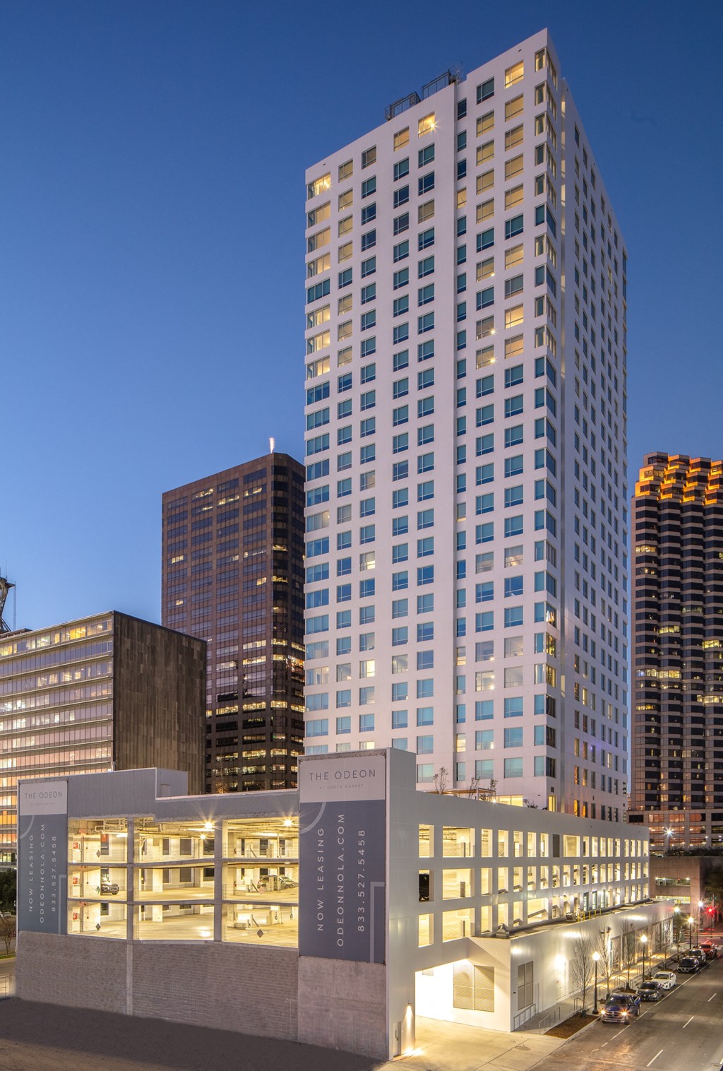 Downtown New Orleans Luxury High-rise Apartment