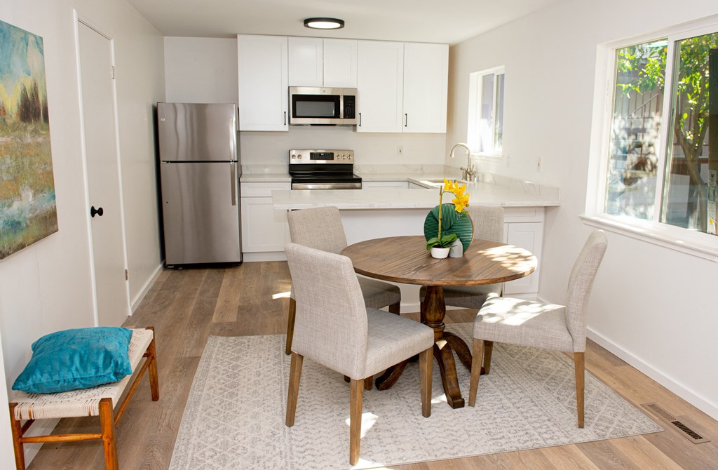 Furnished dining area