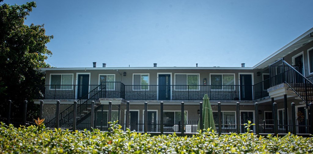 the building in which the hotel is located