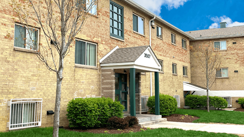 A building with the number 3607 on the front door.