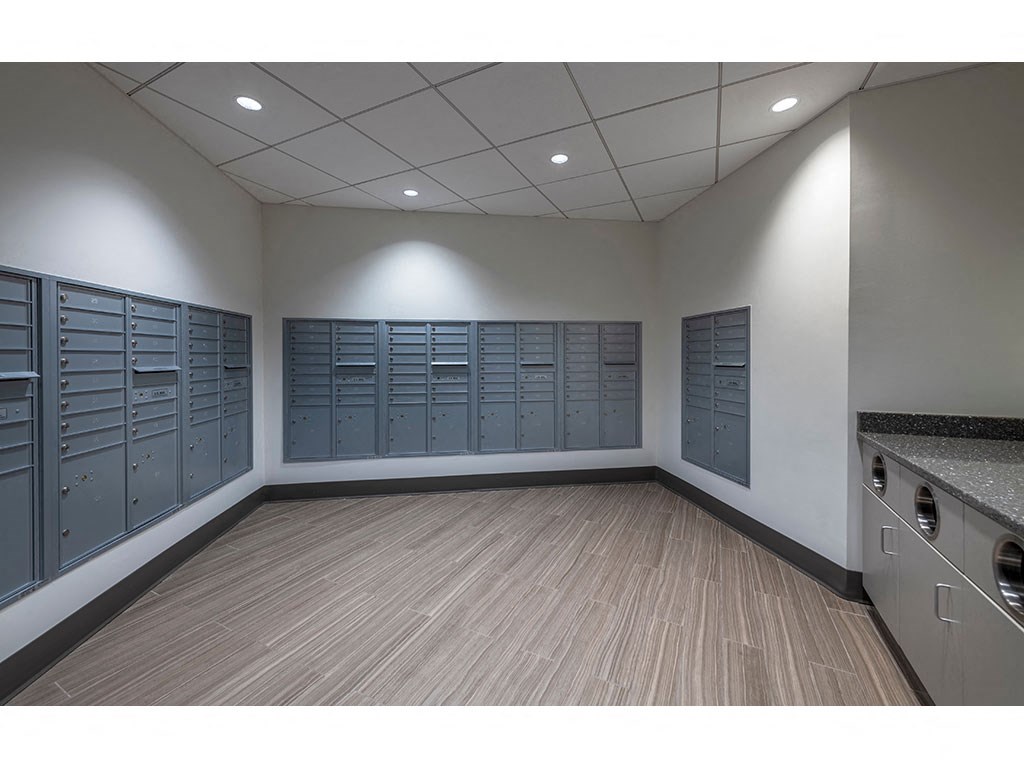 Package Locker Service at Apex Apartments, Arlington, 22206